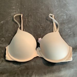 Victoria’s Secret pink bra. Size 32D